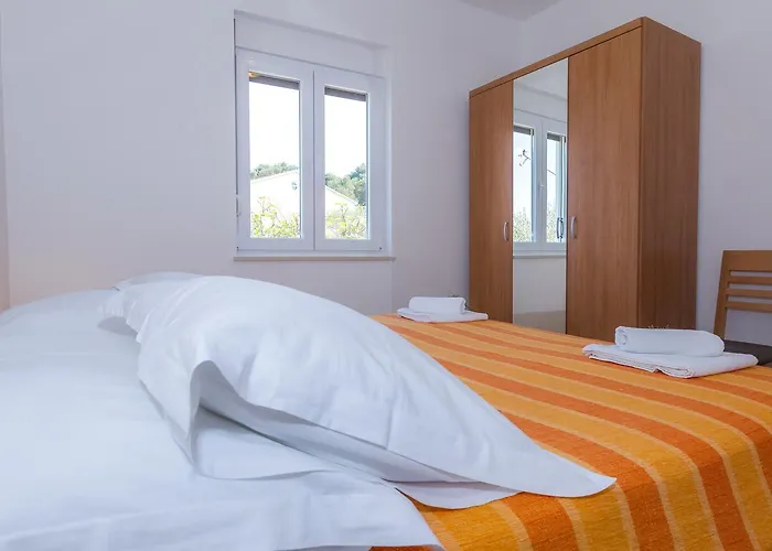 Medini Вели-Рат