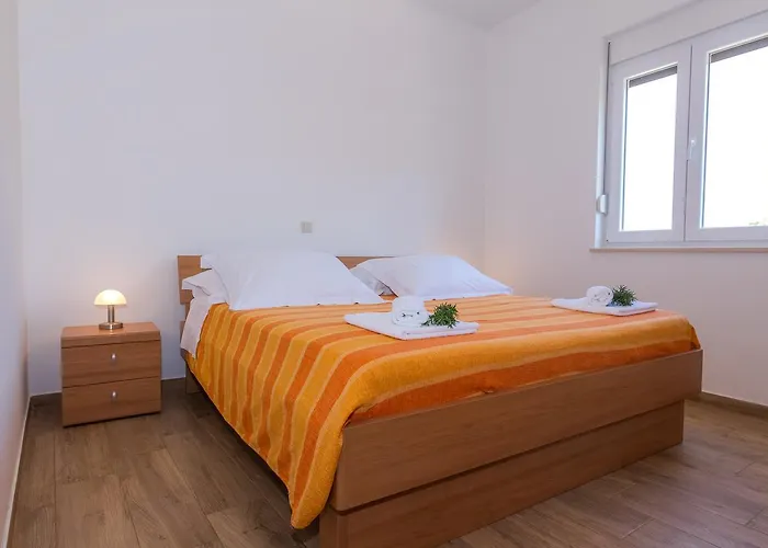 Medini Вели-Рат